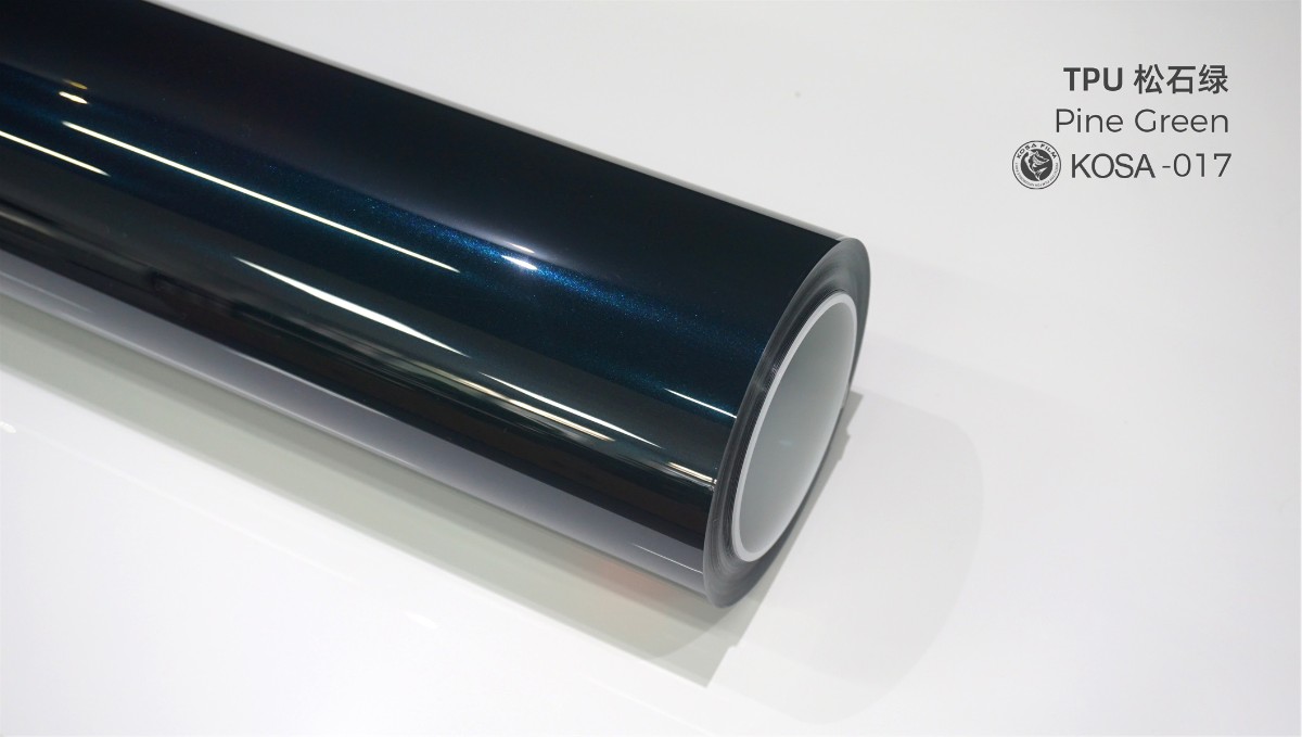 Màu xanh lá thông